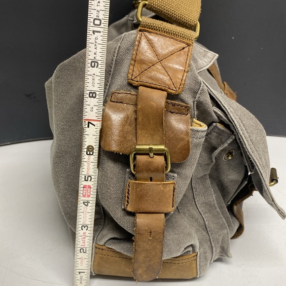 Berchirly Canvas Crossbody Bag - Picture 11 of 17